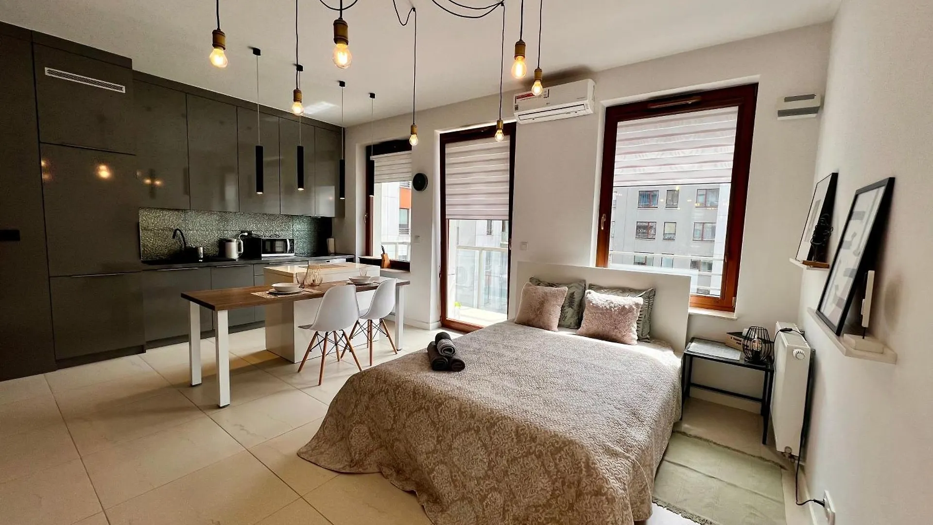 Close To Chopin Airport, Moduo Cybernetyki, Free Parking By Cosmo Spirit location
